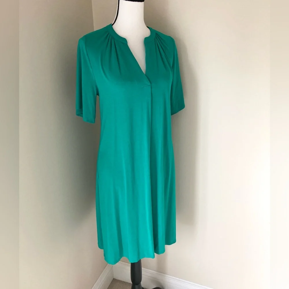 J JILL Wearever Shirred-Neckline Kelly Green Stretch Flutter-Sleeve Dress Size M